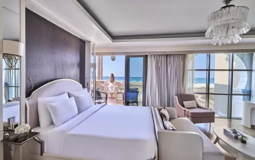 middle-east-holidays-abu-dhabi-rixos-premium-saadiyat-island-hotel-club-villa-bedroom
